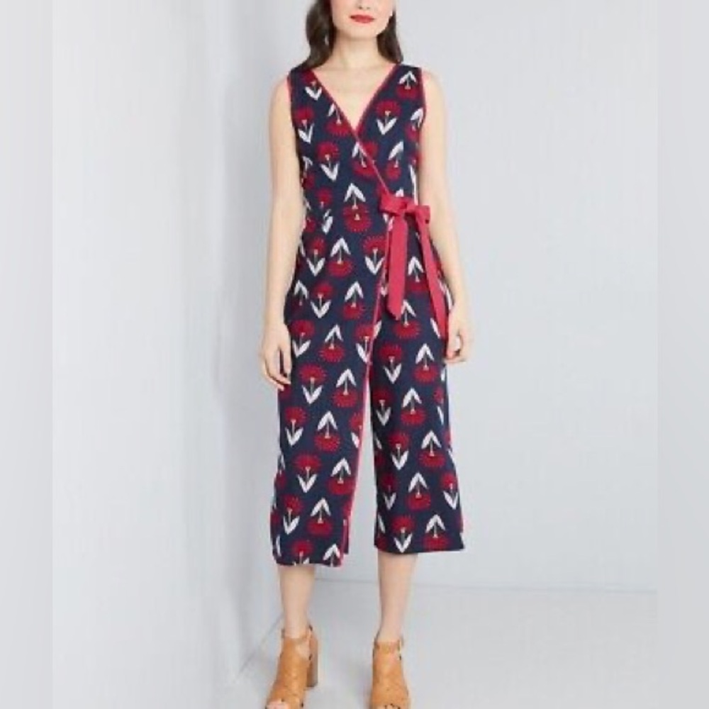 ModCloth linen jumpsuit jumper romper floral size XS navy wrap front capri
